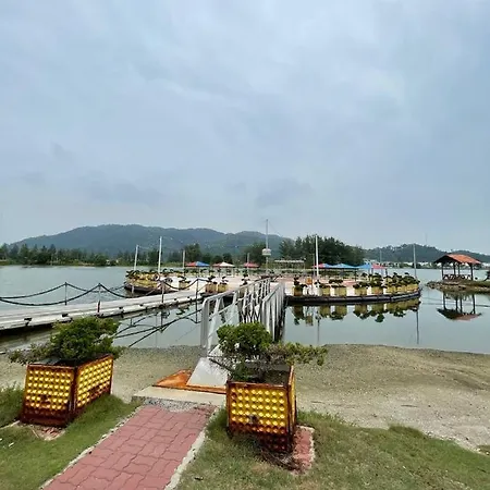 Laguna Raudhah Apartment Lumut Exterior photo